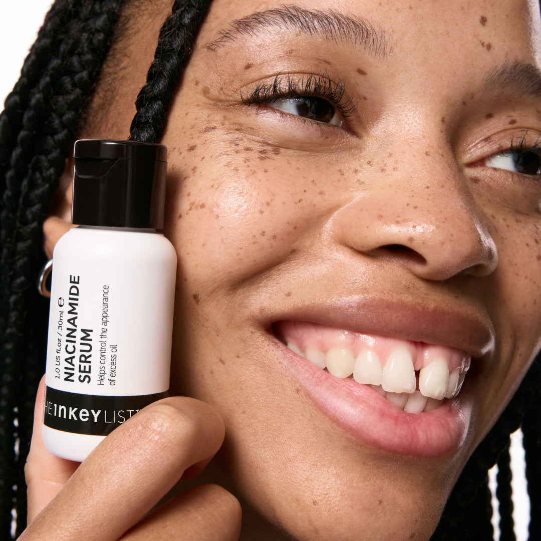 10-niacinamide-serum-duo-i4 Model01_d6be0920-41bd-4df2-8281-5a1face2e177.jpg