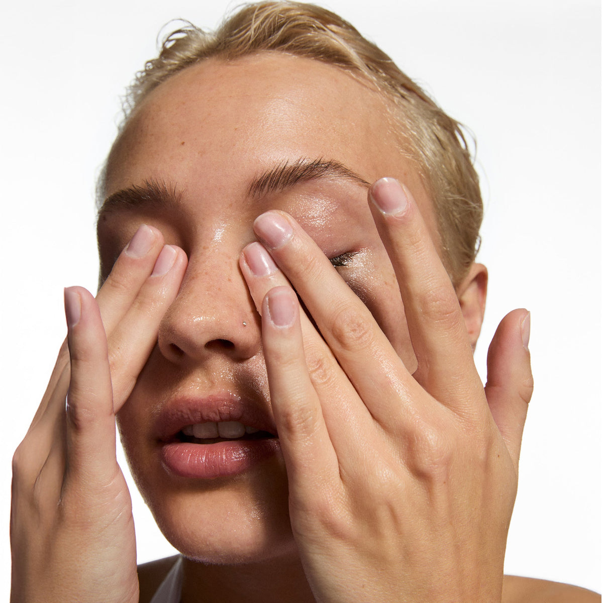 the-bestselling-intro-to-great-skin-w1 MysteryBundle_Model_2000x2000_8c068f88-8954-45a2-bafe-e122a0319042.jpg