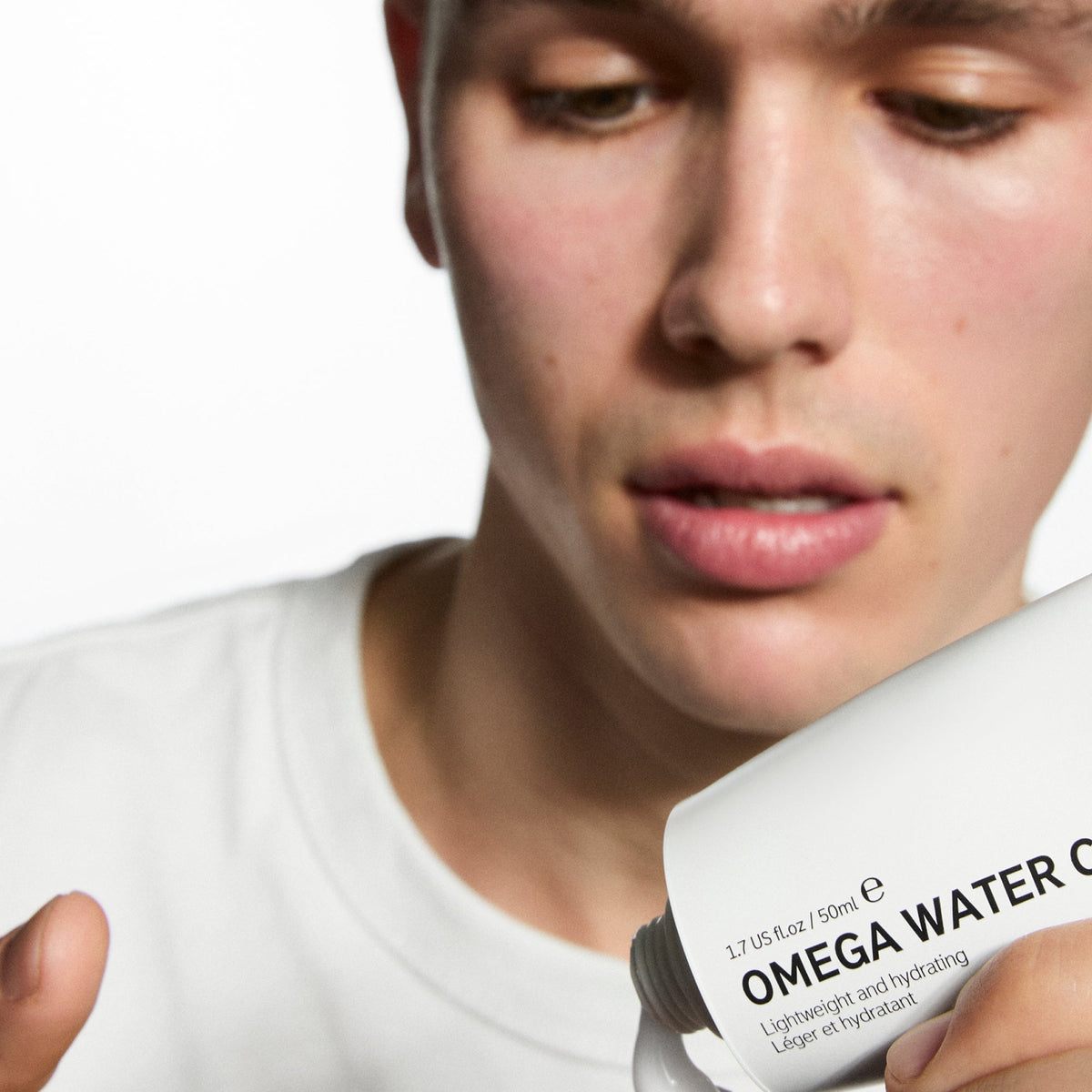 supersize-omega-water-cream-100ml-l7 Omega100_Model_2000x2000_62065fcd-8c1b-4831-aefc-6f05325600fd.jpg