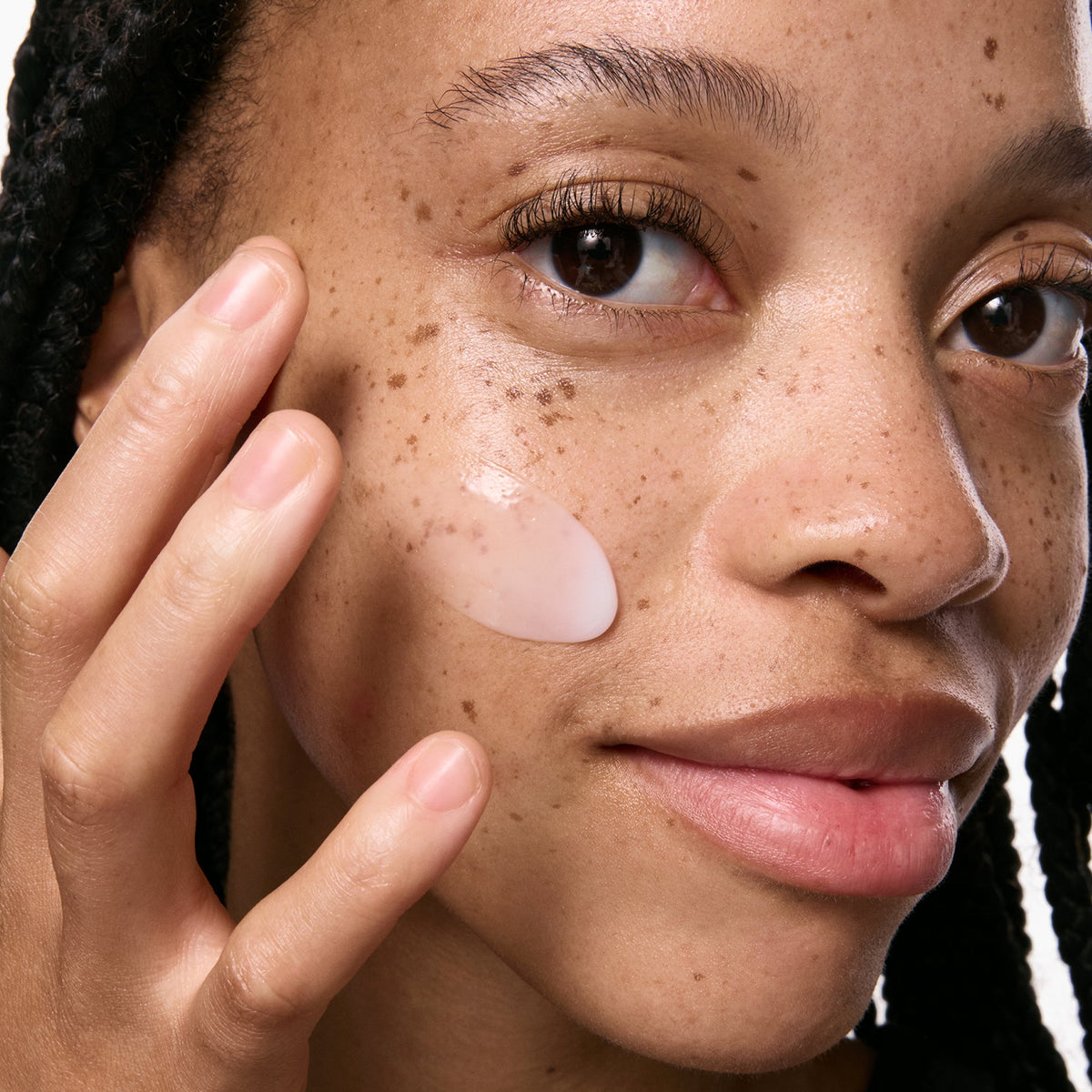 vitamin-b-c-and-e-moisturizer-c4 VitBC_E_ModelGoopMacro_2000x2000_bc64d363-139d-4699-88a9-2e0b1942763a.jpg